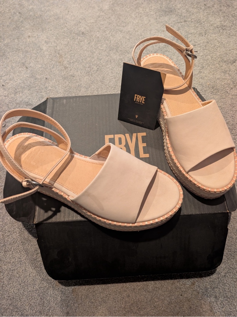 FRYE Women's Neutral Tan Leather Slingback Sandal